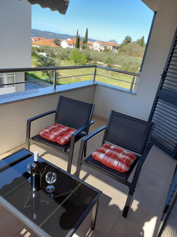 Villa Toni Biograd Na Moru Esterno foto