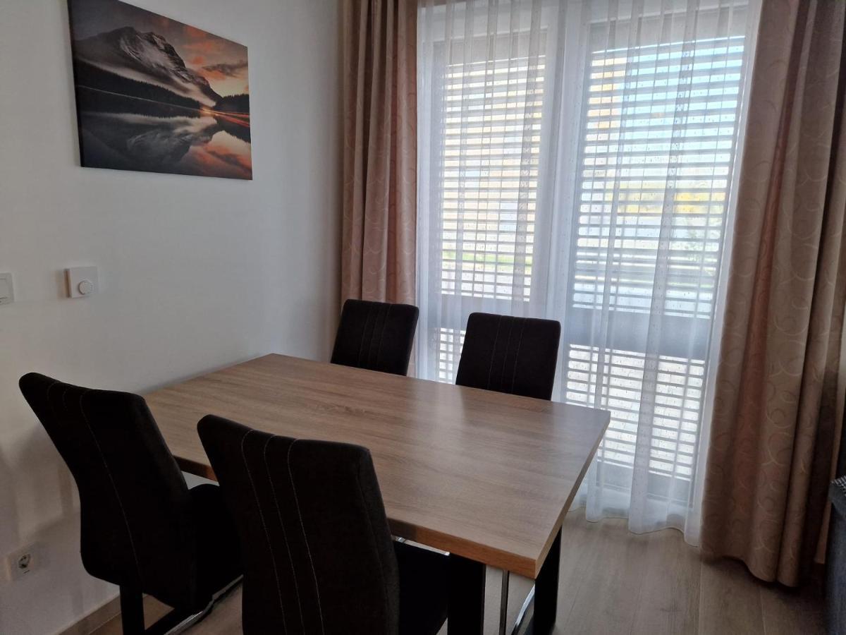 Villa Toni Biograd Na Moru Esterno foto