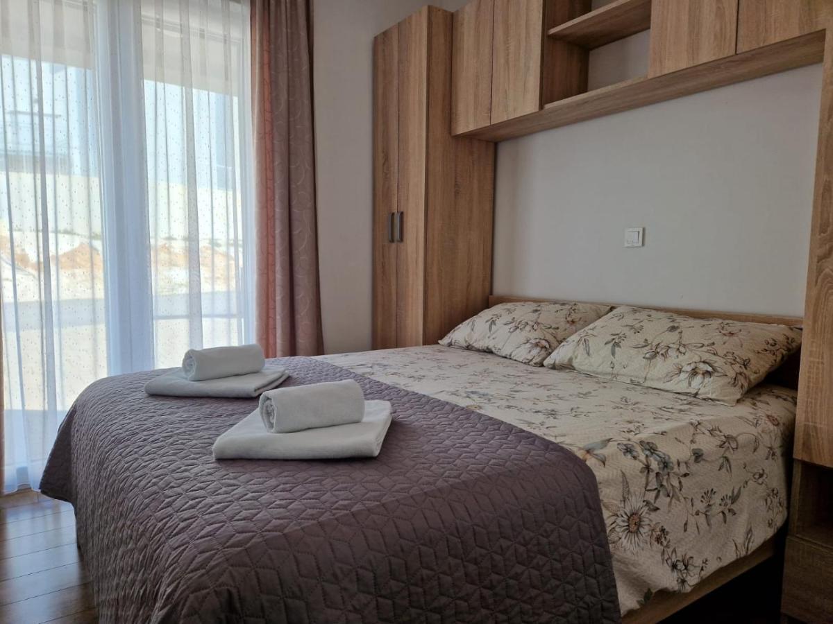 Villa Toni Biograd Na Moru Esterno foto
